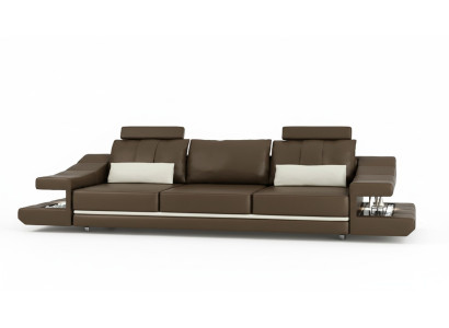 Moderno divano design di lusso 3 posti in tessuto marrone collocato nell'angolo.