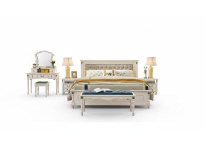 Prezioso letto matrimoniale con design in legno di lusso e testiera imbottita.