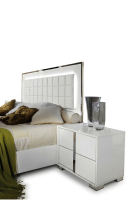 Comodino design moderno in legno bianco