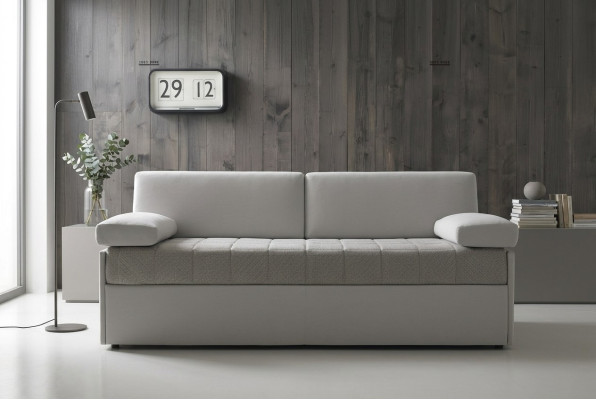 Design divano di lusso in tessuto beige a 3 posti marca Alfitalia.