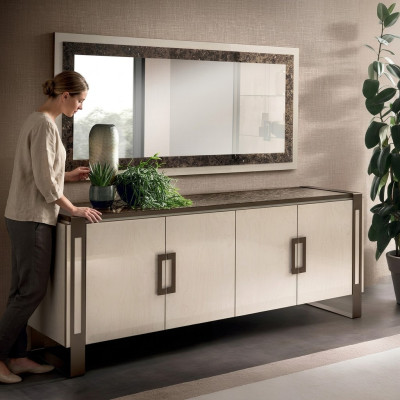 Consolle di design in legno con specchio, credenza a due ante.