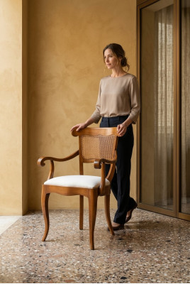 Sedia da designer con braccioli in stile rustico per sala da pranzo e cucina, nuova con rivestimento in tessuto.
