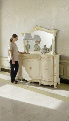 Tavolo da console con specchio, stile lussuoso, cassettiera, console classica, nuova in stile italiano.