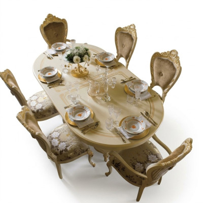 Set da pranzo design in legno con 2 sedie con braccioli e 4 sedie, 7 pezzi.   Set da pranzo design in legno con 2 sedie con braccioli e 4 sedie, 7 pezzi.