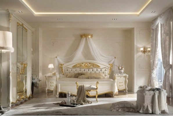 Mobili da camera da letto italiani. Letto di design di lusso. Letti matrimoniali in oro.