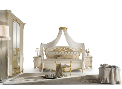 Mobili da camera da letto italiani. Letto di design di lusso. Letti matrimoniali in oro.