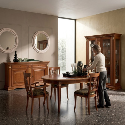 Sala da pranzo completa con tavolo, credenza, set di 4 sedie, vetrina stile barocco in legno massello 7 pezzi.
