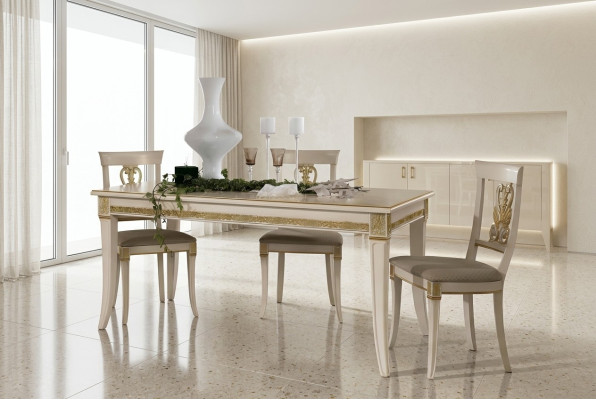 Tavolo da pranzo classico in legno massello completo di sala da pranzo + set di 4 sedie stile barocco.