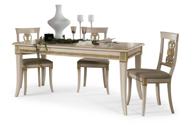 Tavolo da pranzo classico in legno massello completo di sala da pranzo + set di 4 sedie stile barocco.