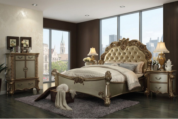 Set da camera da letto di lusso con design, letto, 2 comodini, decorazioni e set di cassettiere.   Set da camera da letto di lusso con design, letto, 2 comodini, decorazioni e set di cassettiere.