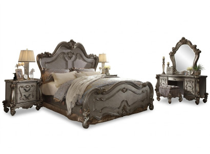 Letto Chesterfield Barocco con due comodini in legno design letto matrimoniale.
