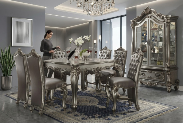 Mobili da sala da pranzo in stile barocco grigio, tavolo da pranzo con vetrina e 6 sedie.