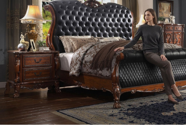 Comodino a console da notte da designer per camere da letto. Console barocche nuove.