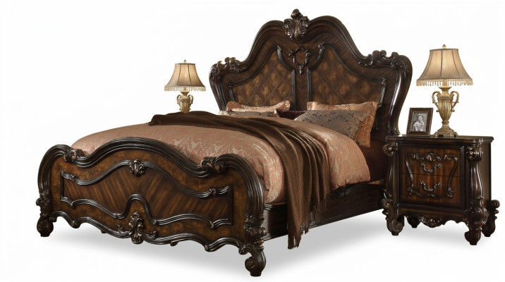 Reale set completo con letto matrimoniale e 2 comodini nuovi.