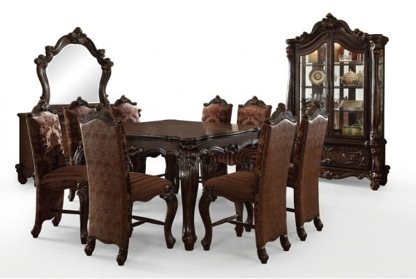Tavolo da pranzo classico in legno con set di 8 sedie per sala da pranzo.