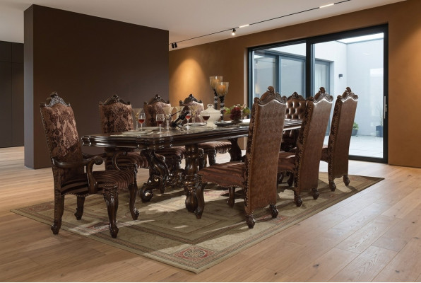 Classiche sedie Chesterfield marroni designer x6 Set di sedie in pelle gruppo di 6 pezzi.