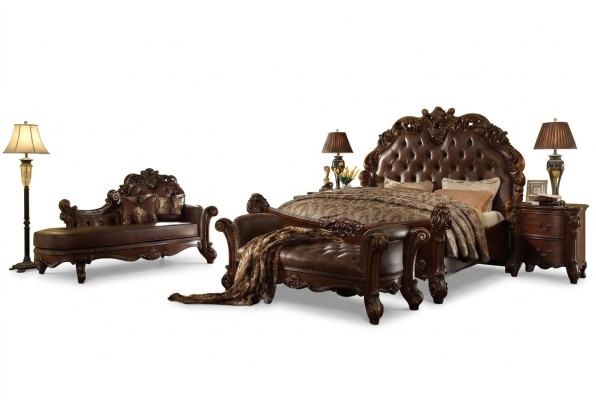 Reale coppia di letti matrimoniali, 2 comodini, set completo di console.