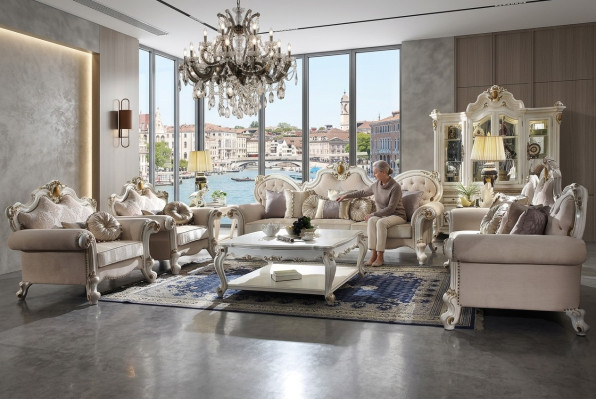 Set di divani classici 5 pezzi. Tavolino divano 3+2+1+1 posti divano