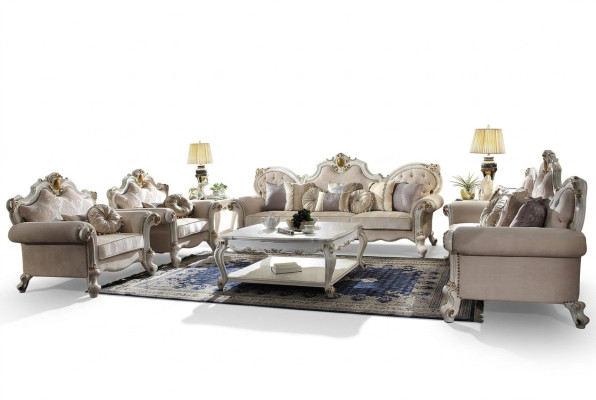 Set di divani classici 5 pezzi. Tavolino divano 3+2+1+1 posti divano