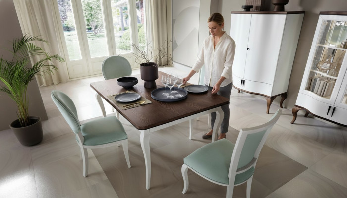 Classico set da pranzo con tavolo in legno sala da pranzo 4 sedie set di sedie