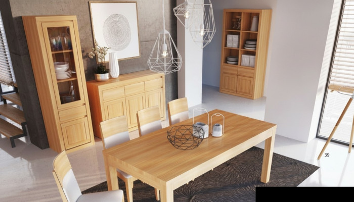 Set di salotto con 8 pezzi. Comprende comò, 4 sedie con schienale, vetrina e credenza. Nuovo.