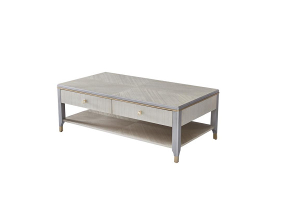 Tavolo da salotto di lusso in legno con design e stile decorativo.