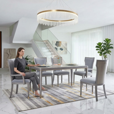 Completo set da tavolo con 6 sedie, mobili di lusso per hotel a Dubai.