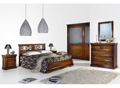 Set completo per camera da letto in marrone, armadio, letto, comodino, cassettiera, specchio.