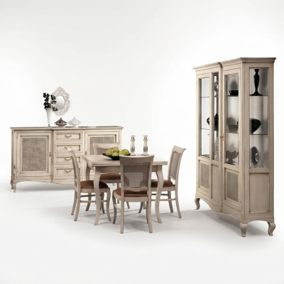 Set da pranzo in legno nuovo con 4 sedie, tavolo, credenza - gruppo di mobili da sala da pranzo 7 pezzi.  Set da pranzo in legno nuovo con 4 sedie, tavolo, credenza - gruppo di mobili da sala da pranzo 7 pezzi.