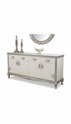 Comò bianco con pratici cassetti ed eleganti ripiani