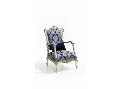 Poltrona monoposto di lusso imbottita in tessuto blu a motivo floreale, stile barocco.