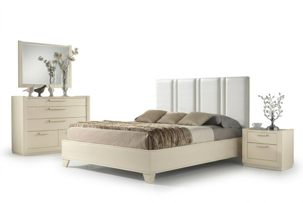 Set da camera da letto completo con letto, comodino, cassettone, specchio. Design di lusso in legno, 5 pezzi.