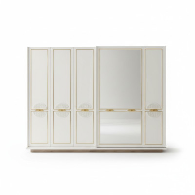 Armadio con ante scorrevoli in legno per camera da letto.