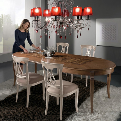 Sedia con motivi intagliati Sedie Legno naturale Sala da pranzo Poltrona Poltrona Mobili