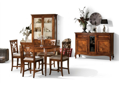 Set da sala da pranzo con 4 sedie Vetrina Gruppo Set da pranzo Vetrine 7 pezzi. Comò