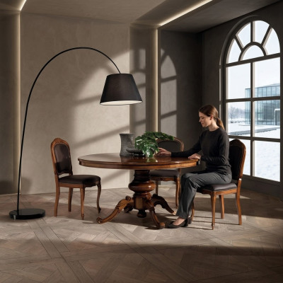 Sala da pranzo Tavoli Mobili rotondi Tavolo da pranzo di lusso Tavolo rotondo in legno massiccio Italia Nuovo  Sala da pranzo Tavoli Mobili rotondi Tavolo da pranzo di lusso Tavolo tondo in legno massiccio Italia Nuovo