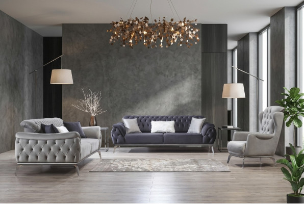 Divano blu a 3 posti in stile Chesterfield di lusso per il salotto italiano.