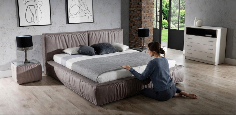 Letto Marrone Camera da letto Legno Mobili Tessile Stile Art déco Classico