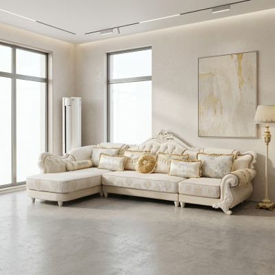 Classico grande divano d'angolo in bianco con elementi in legno fatti a mano.