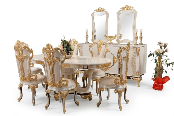 Set da pranzo elegante in oro per arredamenti di alta classe