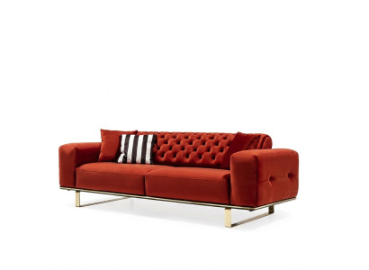 Divano Chesterfield a tre posti in tessuto rosso per soggiorno di lusso.