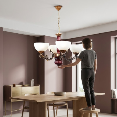 Lampadario Classico Marrone con lampadario a sospensione a bracci.