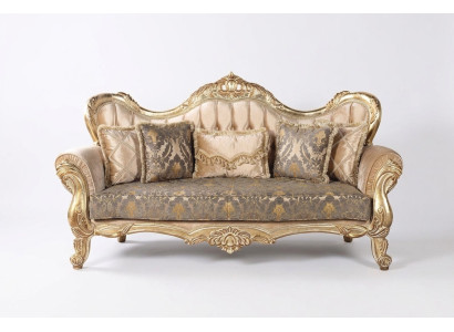 Chesterfield divano barocco a tre posti in stile Barocco in tessuto oro.