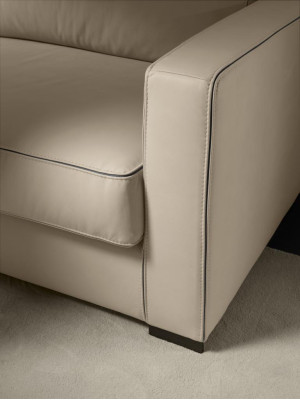 Divano a 4 posti in pelle imbottita, design divani italiani blu.