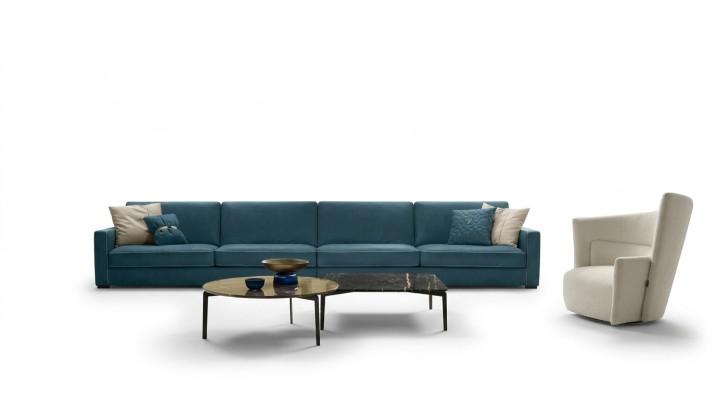 Divano a 4 posti in pelle imbottita, design divani italiani blu.
