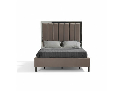 Design letto imbottito per camera da letto di hotel in doppia misura in metallo color taupe nuovo.