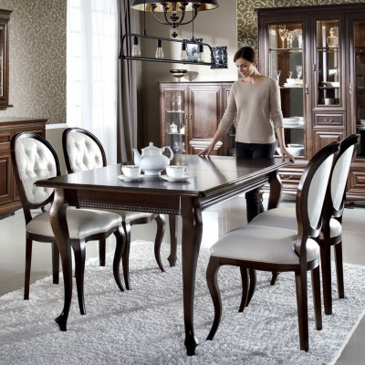 Tavolo da pranzo in legno color marrone scuro - set da 5 pezzi con sedie Chesterfield classiche in pelle.