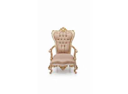 Sedia Chesterfield beige in stile antico, poltrone di stile barocco e rococò.   Poltrona Chesterfield beige in stile antico, poltrone di stile barocco e rococò.