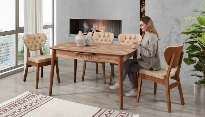 Beige set da pranzo di lusso con 4 sedie Chesterfield nuove.