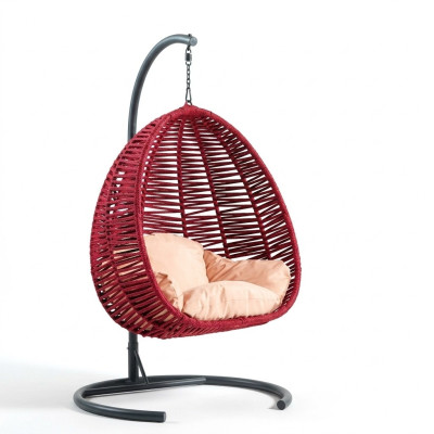 Poltrona ovale in rattan rosso con base in acciaio inossidabile per un confortevole relax. Nuova